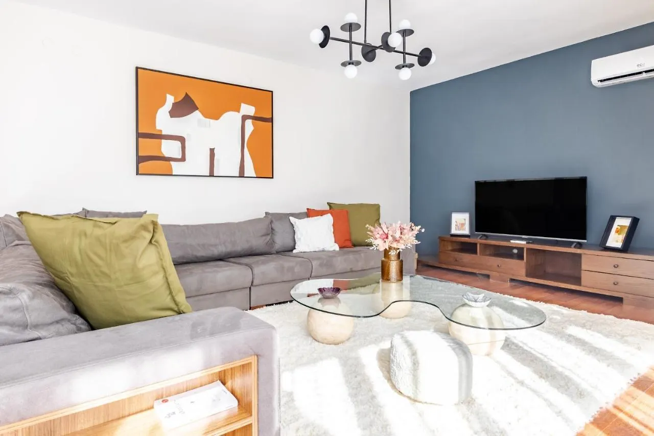 Spacious Flat W Balcony 3 Min To Bagdat Ave Apartment Istanbul