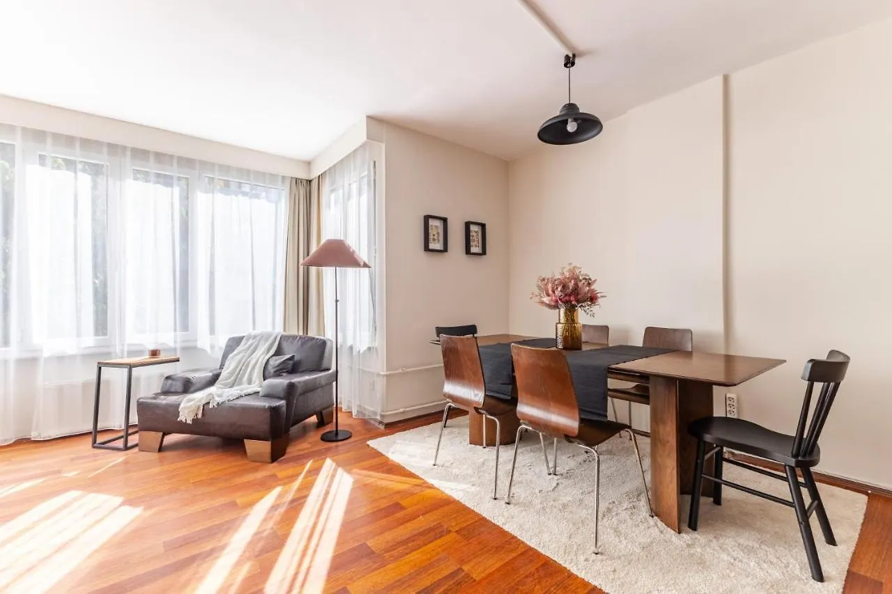 דירות איסטמבול Spacious Flat W Balcony 3 Min To Bagdat Ave טורקיה